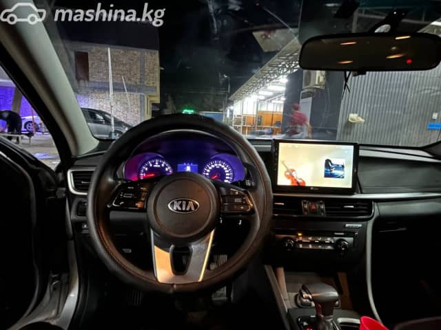 Kia K5 II 2.0 AT