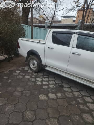Toyota Hilux VIII Рестайлинг 2.7 AT 4WD