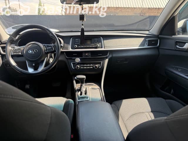 Kia K5 II 2.0 AT