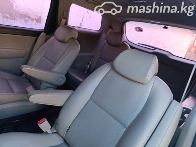 Kia Carnival III 2.2d AT
