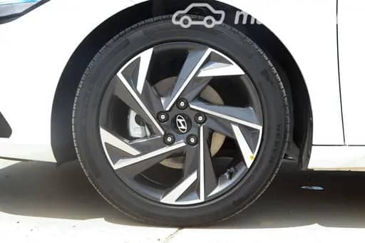 Hyundai Elantra VII (CN7) Рестайлинг 1.5 AMT