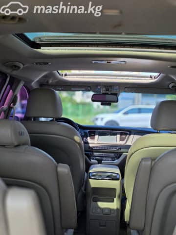 Kia Carnival III 2.2d AT
