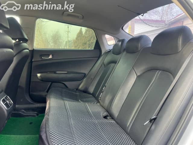 Kia K5 II 2.0 AT