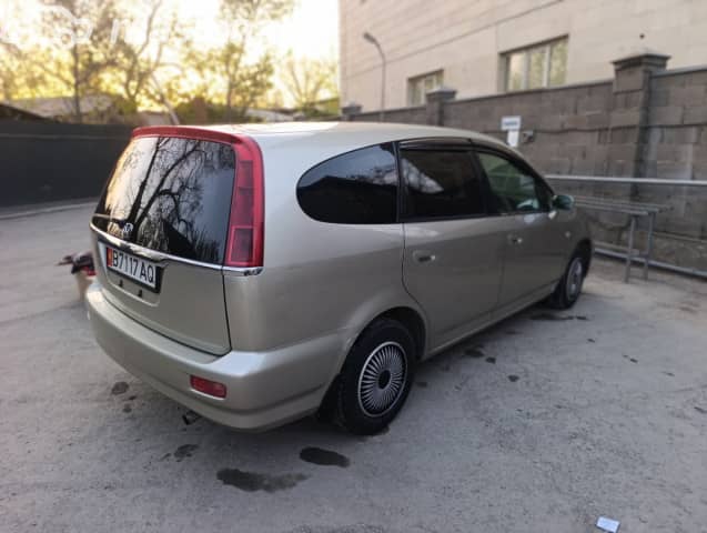 Honda Stream I 1.7 AT
