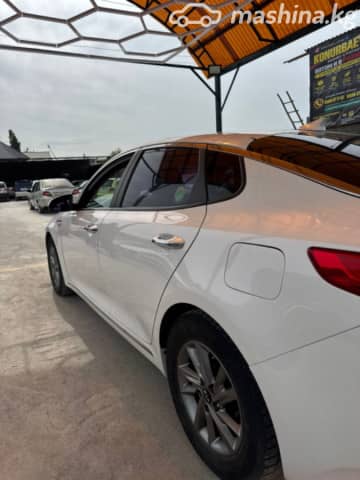 Kia K5 II 2.0 AT