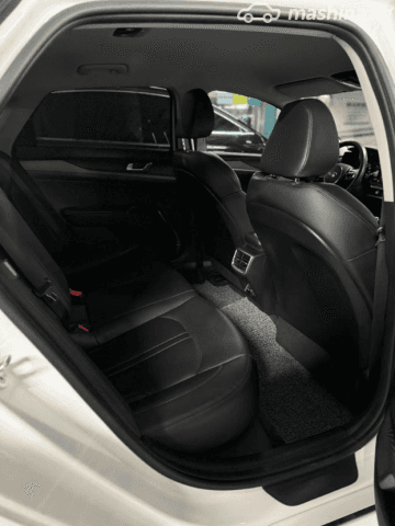 Kia K5 III LPi 2.0 AT