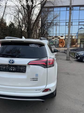Toyota RAV4 IV (XA40) Рестайлинг 2.5hyb CVT 4WD