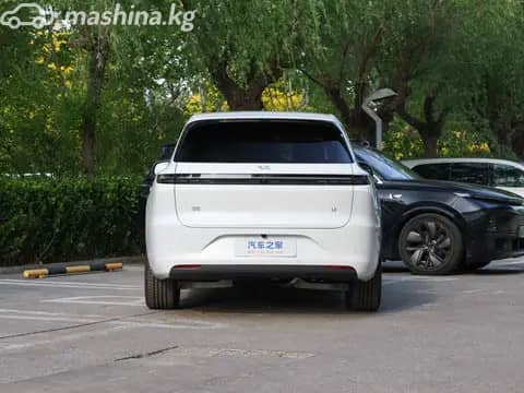 LiXiang L6 1.5hyb AT 4WD