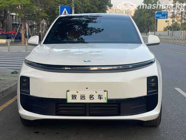 LiXiang L6 1.5hyb AT 4WD