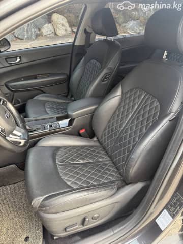 Kia K5 II 2.0 AT