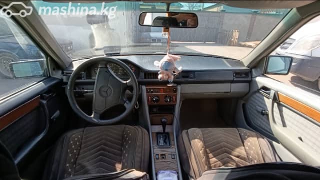 Mercedes-Benz W124 230 2.3 AT