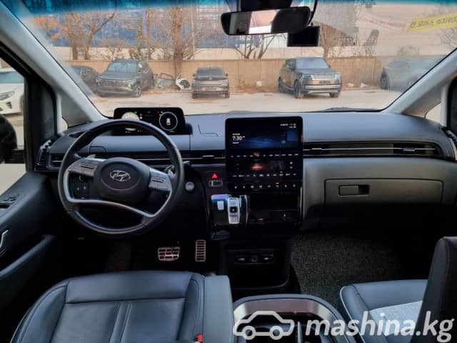 Hyundai Staria 2.2d AT 4WD