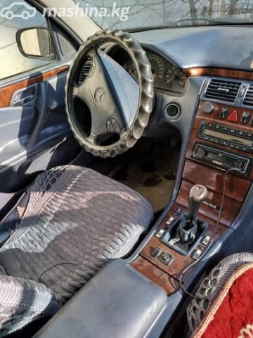Mercedes-Benz E-Класс II (W210, S210) Рестайлинг 240 2.6 MT