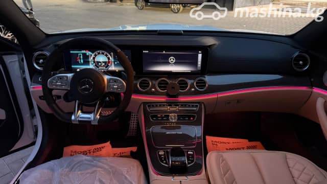 Mercedes-Benz E-Класс AMG V (W213) 63 AMG 4.0 AT 4WD