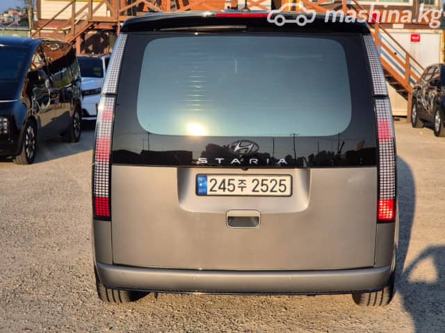 Hyundai Staria 2.2d AT
