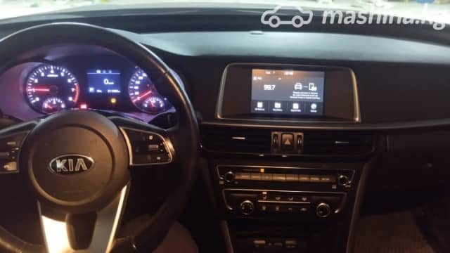 Kia K5 II 2.0 AT