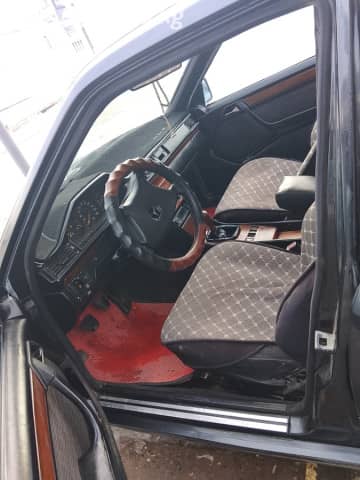 Mercedes-Benz W124 230 2.3 MT