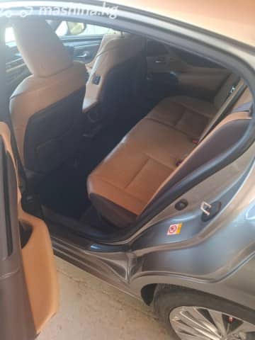 Lexus ES VII 300h 2.5hyb CVT