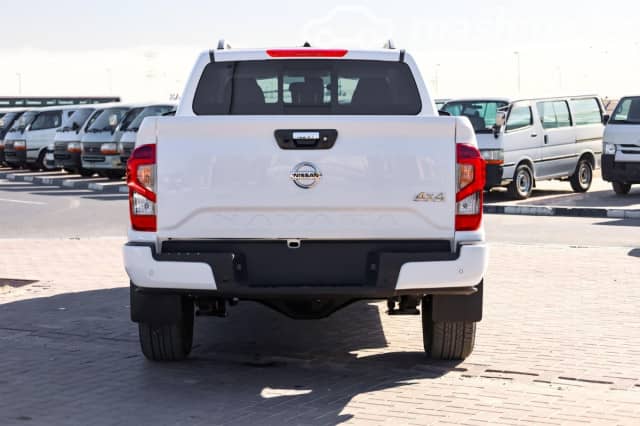 Nissan Navara (Frontier) IV (D23) 2.5 MT 4WD