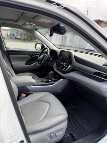 Toyota Highlander IV (U70) 2.5hyb AT 4WD