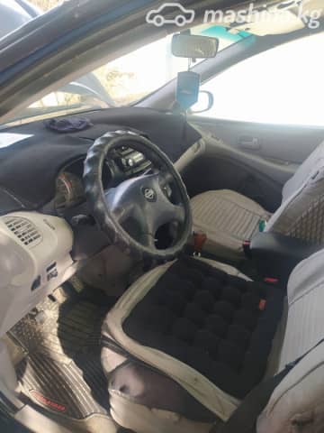Nissan Almera Tino 1.8 MT