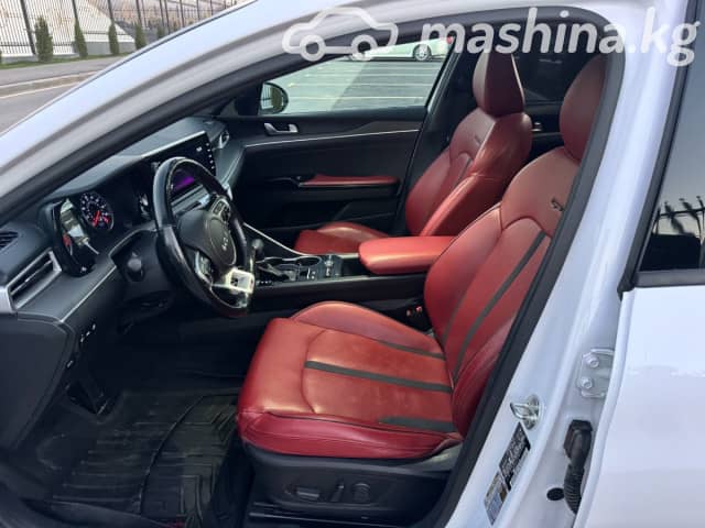 Kia K5 III 1.6 AT 4WD