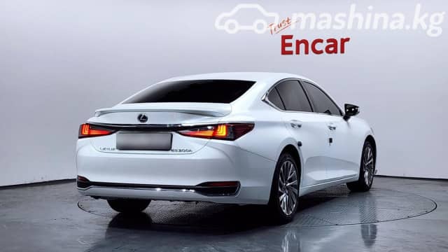 Lexus ES VII Рестайлинг 300h 2.5hyb CVT