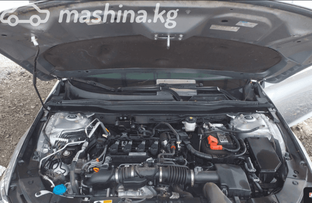 Honda Accord X Рестайлинг 2.0 AT