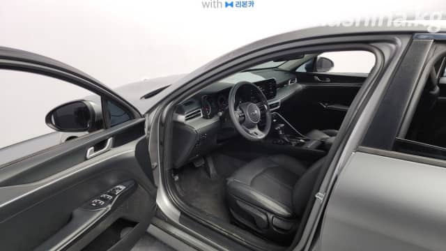 Kia K5 III LPi 2.0 AT