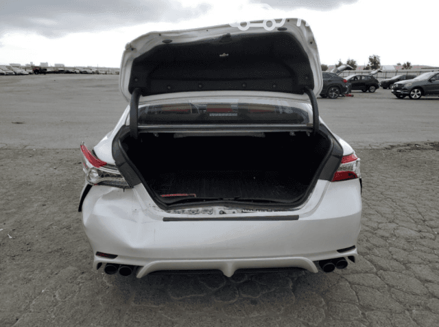 Toyota Camry VIII (XV70) 2.5 AT
