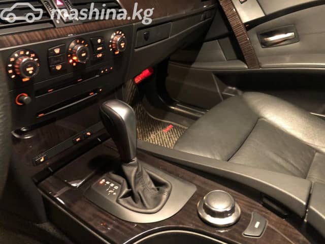 BMW 5 серии V (E60/E61) 550i 4.8 AT