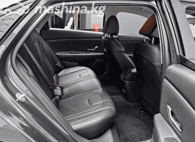 Hyundai Avante VII 1.6 CVT