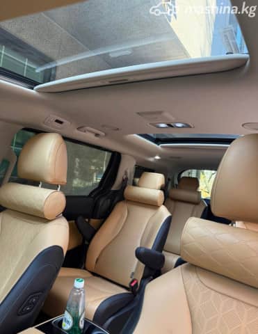 Kia Carnival IV 2.2d AT
