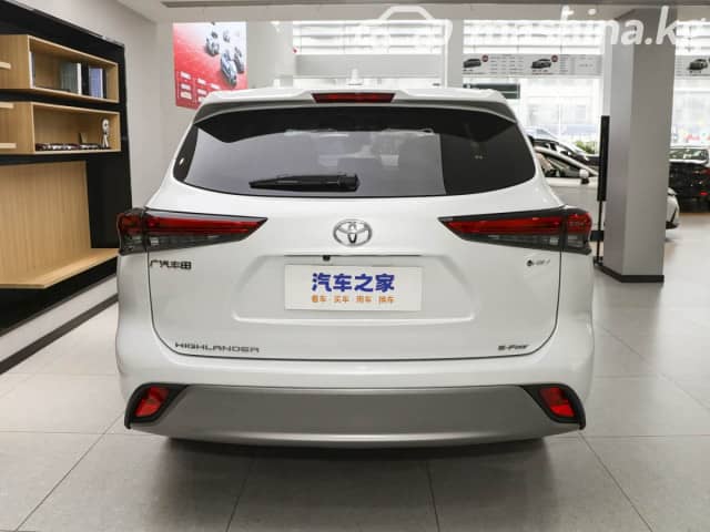 Toyota Grand Highlander 2.4 AT