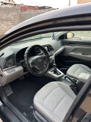 Hyundai Elantra VI (AD) 2.0 AT