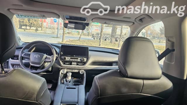 Toyota Grand Highlander 2.5hyb CVT 4WD