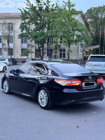 Toyota Camry VIII (XV70) 2.5 AT