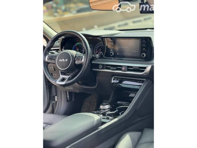 Kia K5 III 2.0hyb AT