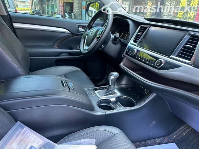 Toyota Highlander IV (U70) 3.5 AT 4WD