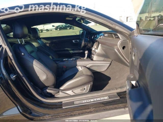 Ford Mustang VI Рестайлинг 2.3 AT