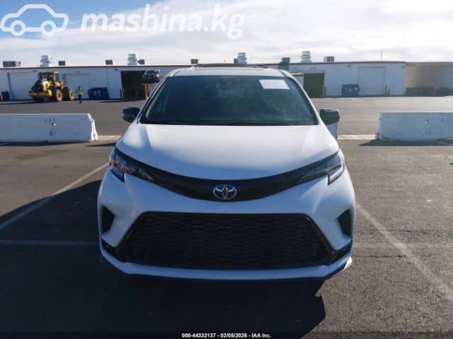 Toyota Sienna IV 2.5hyb AT 4WD