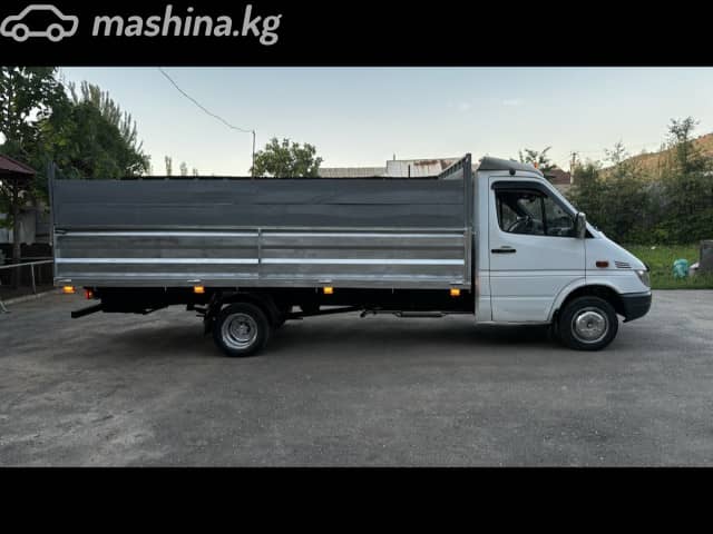 Mercedes-Benz Бортовой (4х2)