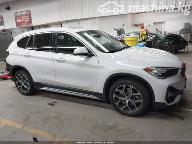 BMW X1 II (F48) Рестайлинг 28i xDrive 2.0 AT 4WD