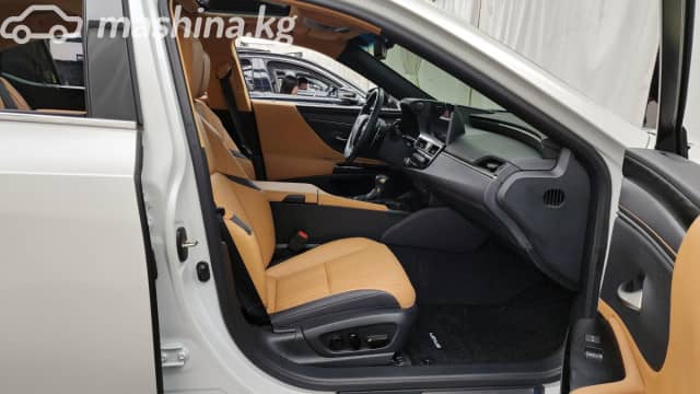 Lexus ES VII Рестайлинг 300h 2.5hyb CVT