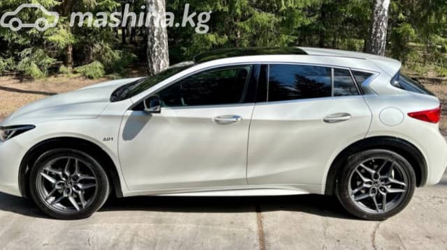 Infiniti Q30 2.0 AMT 4WD