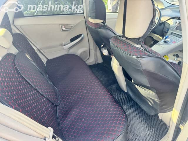Toyota Prius III Рестайлинг (XW30) 1.8hyb AT