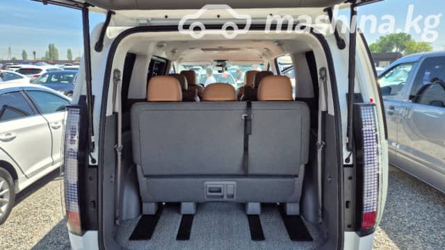 Hyundai Staria 3.5 AT