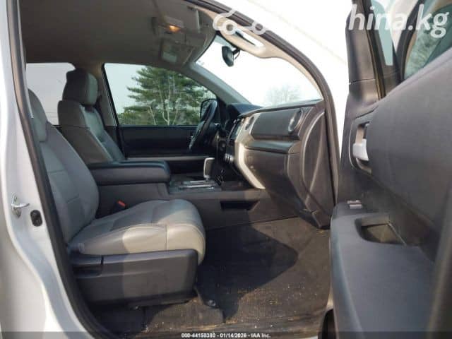 Toyota Tundra II Рестайлинг CrewMax 5.7 AT 4WD