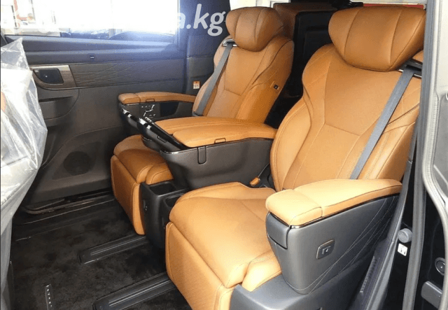 Toyota Alphard IV 2.5hyb CVT 4WD
