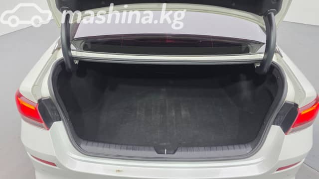 Kia K5 II 2.0 AT